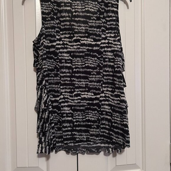 Women's Black/White Ruffle Tiered Blouse in Size Medium by ny collection. - Picture 4 of 5